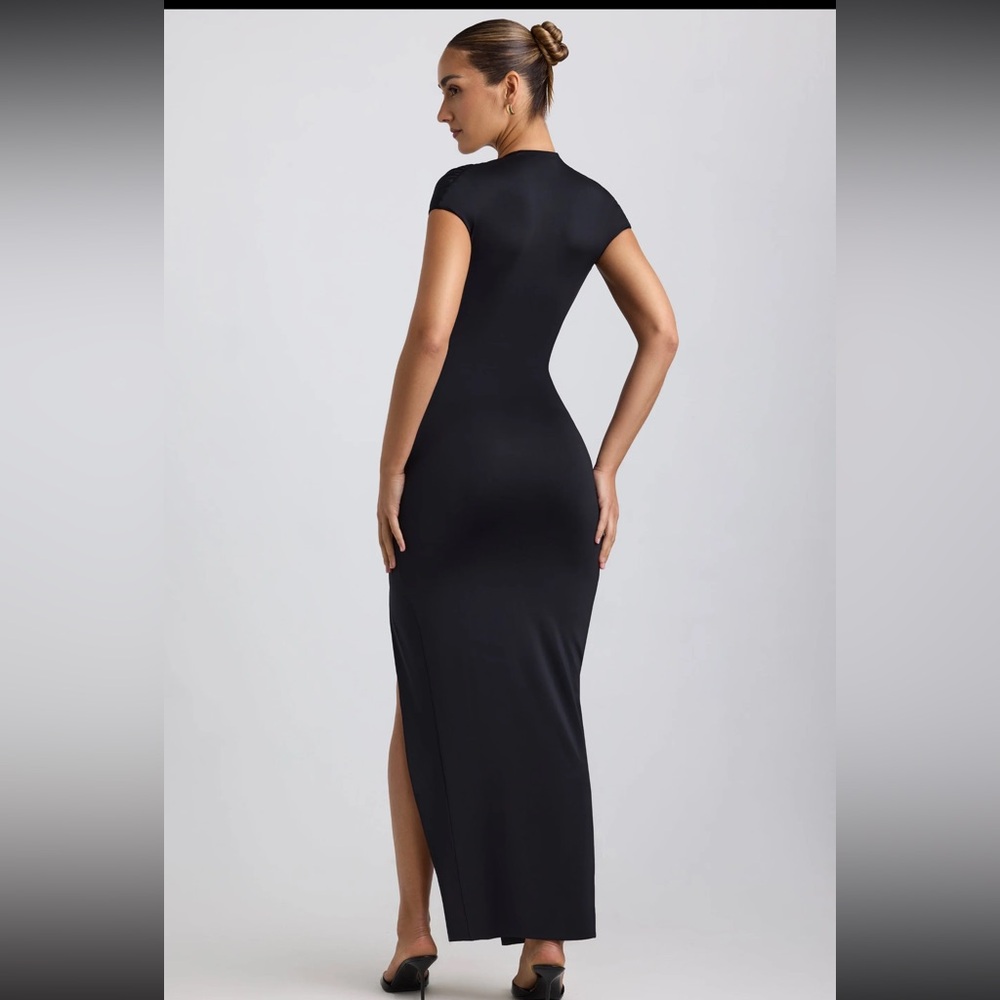 OH POLLY- NWT- Slinky Jersey Plunge Hardware Detail Maxi
Dress in Black-SIZE 8 - Picture 5 of 6